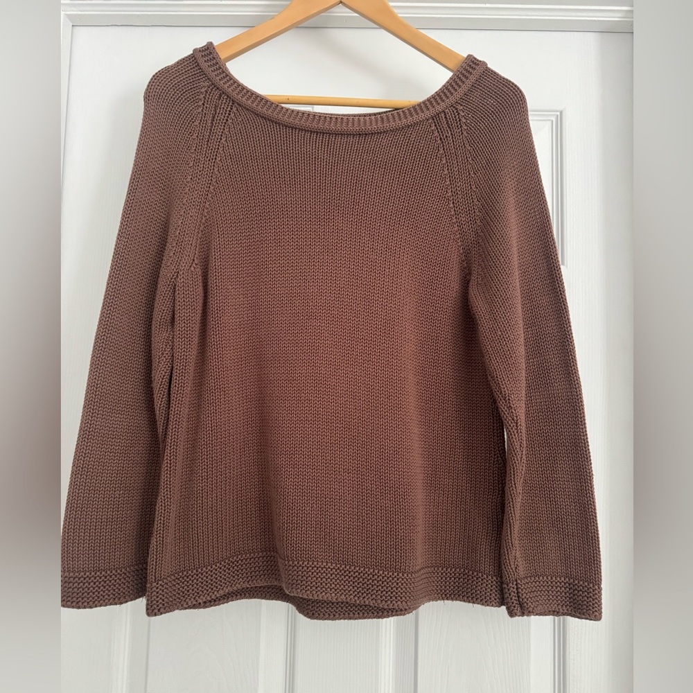 Jones NY Medium cotton sweater in excellent condition. Perfect for Fall.